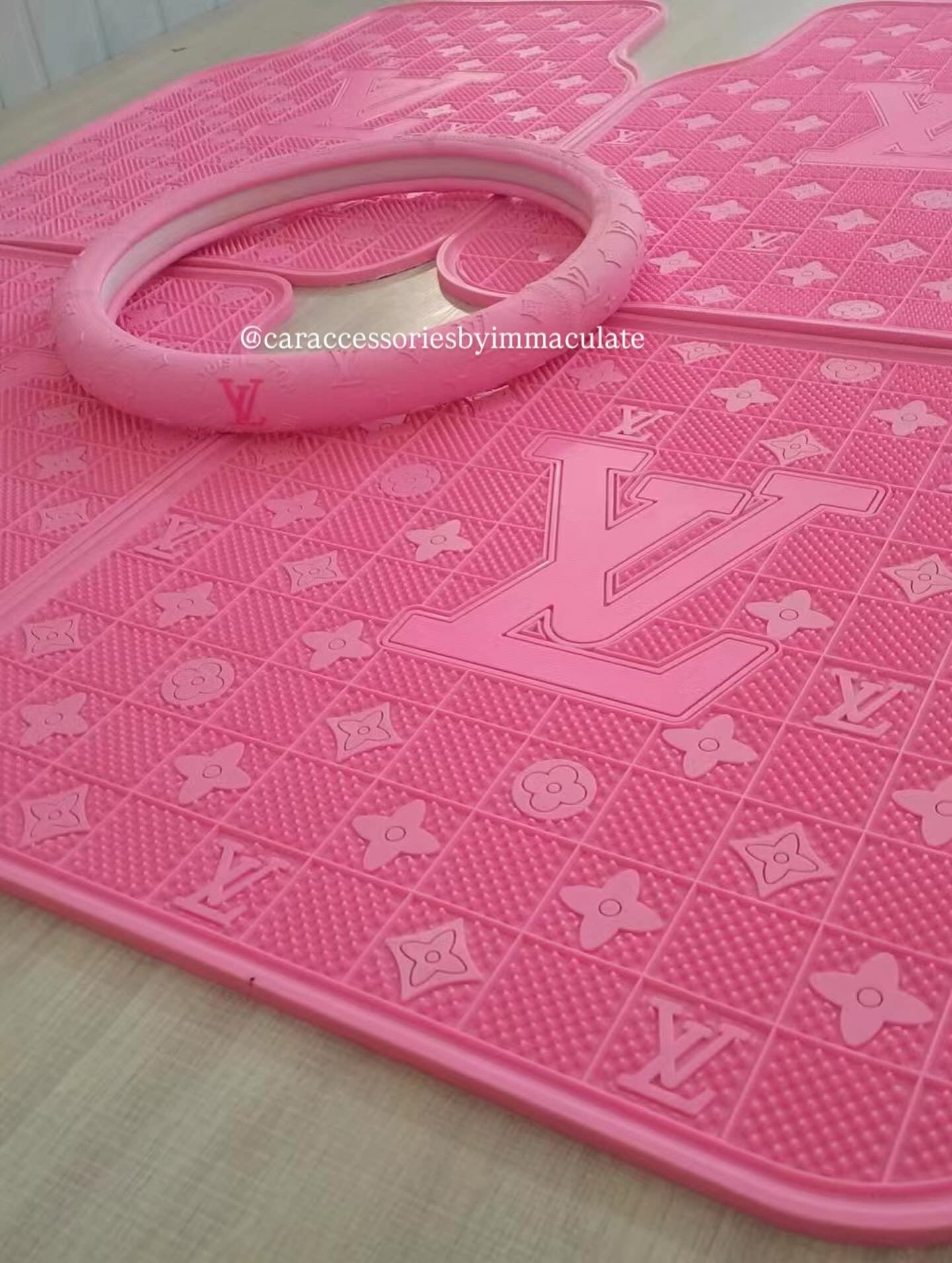 LV (Pink Barbie monogram) 5pcs mats plus steering cover