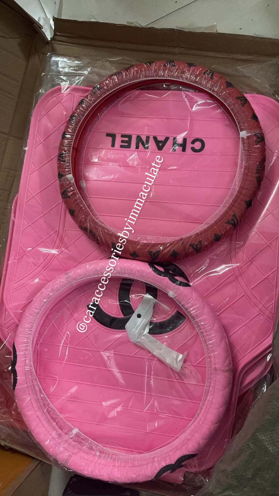 Cc (pink Barbie and black) 5pcs car mats plus matching steering cover