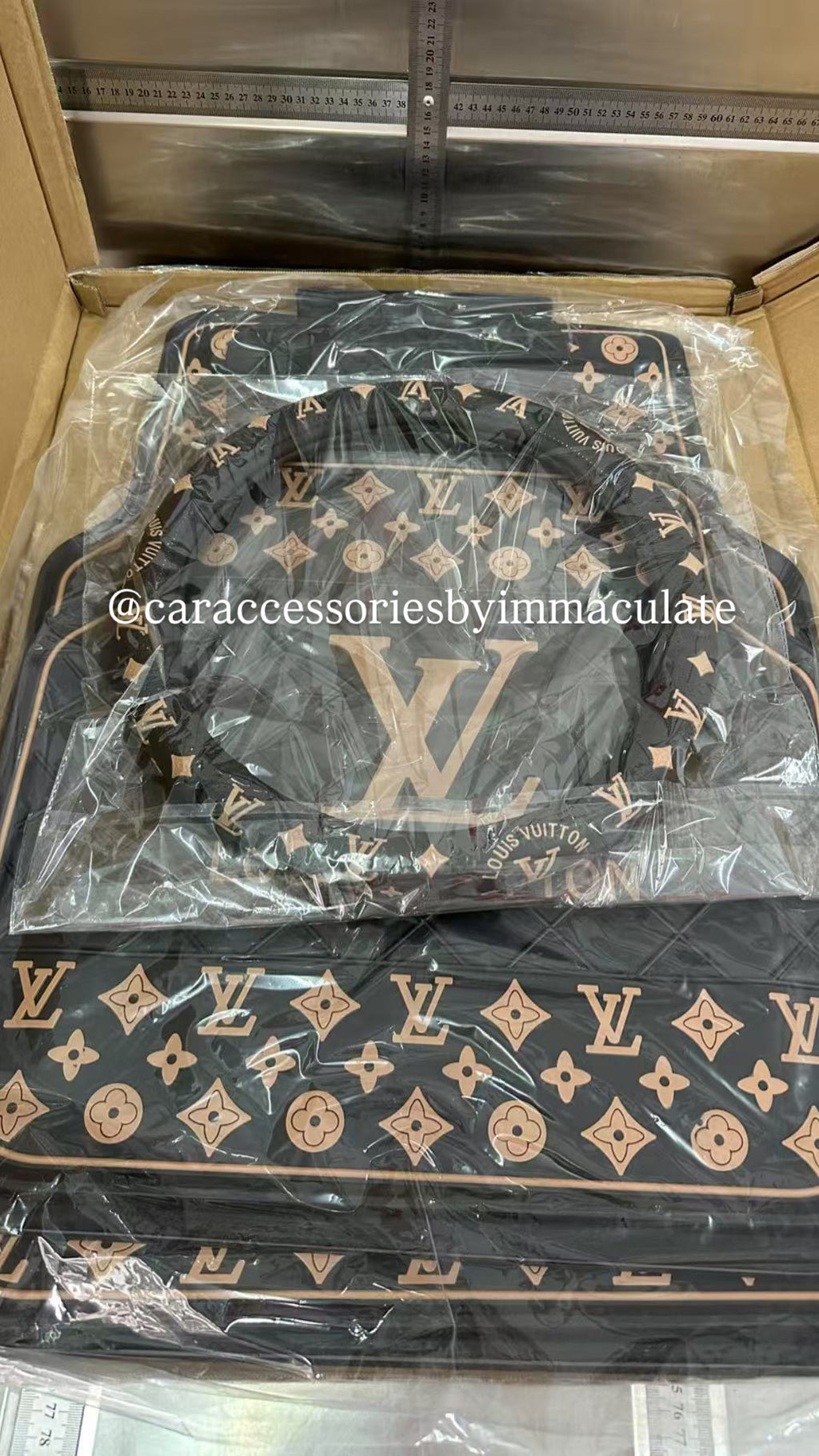 LV custom (Black and Biege) car mats (5pcs) Plus matching steering wheel