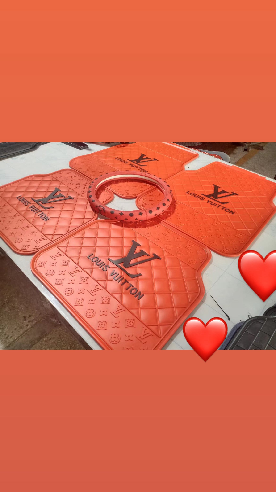LV (Red and black) 5pcs mats plus steering wheel cover