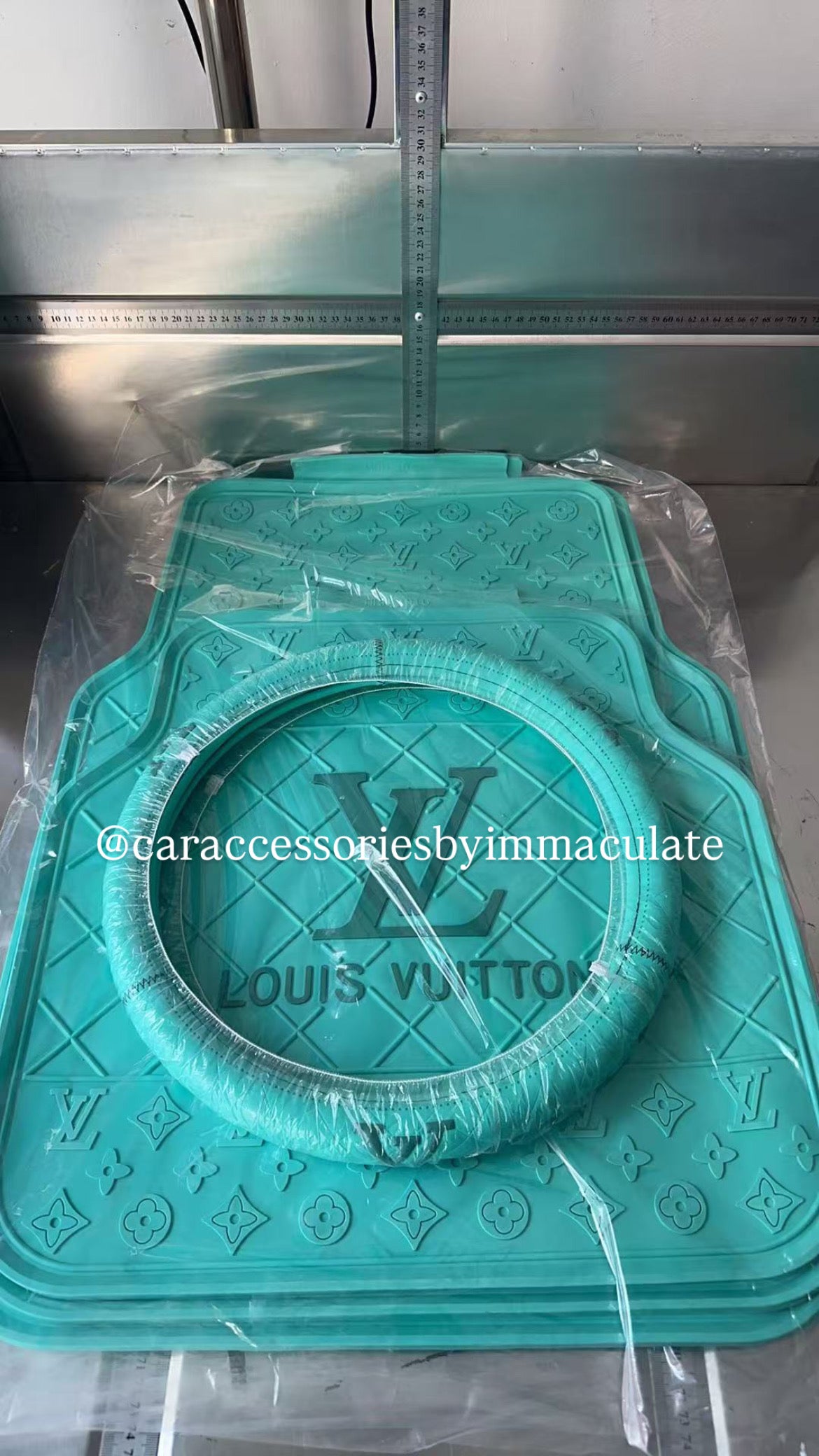 LV (custom Tiffany Green) car mats (5pcs) plus matching steering set