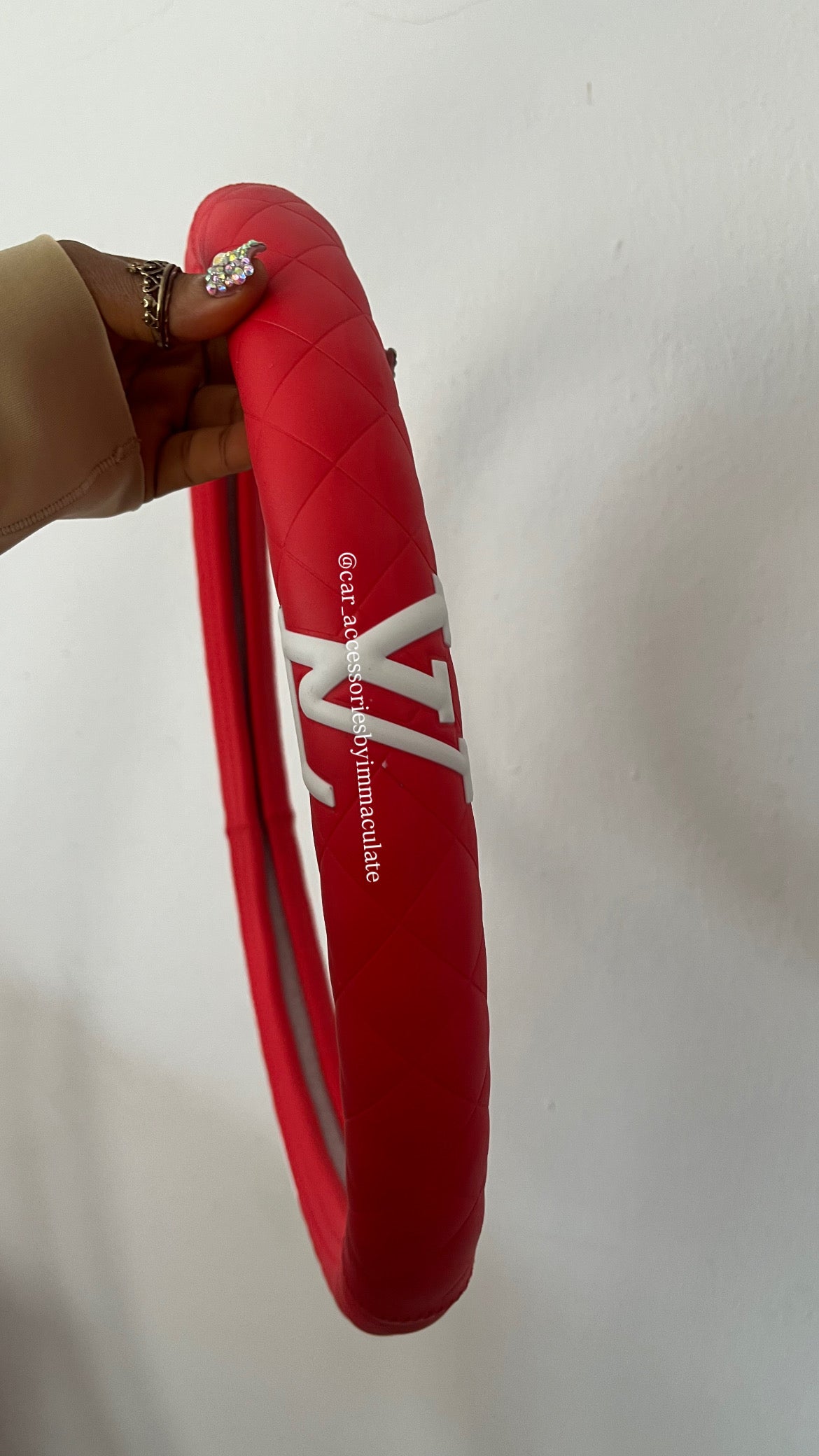 LV (Red and white) car steering wheel cover
