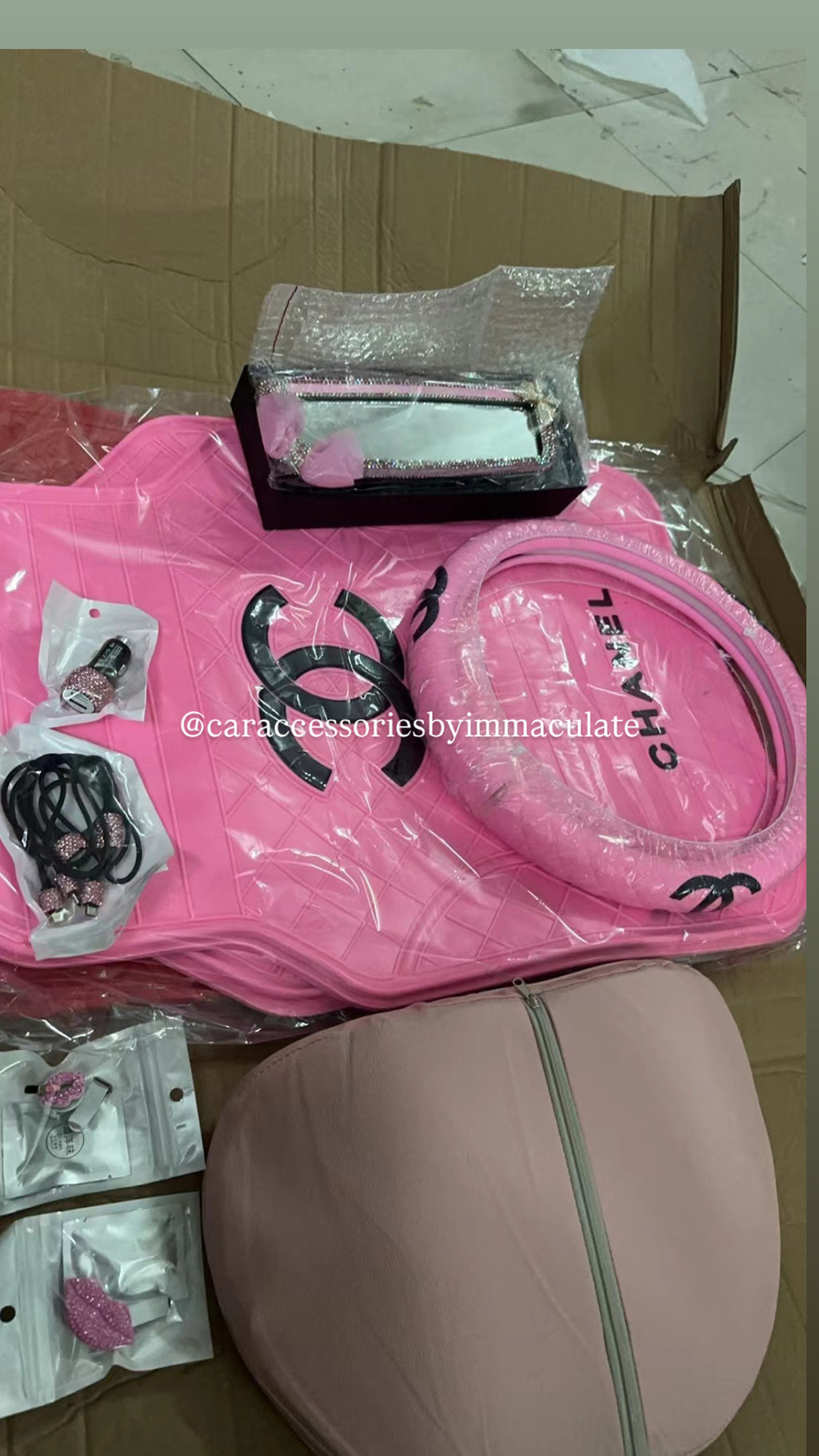 Cc (pink Barbie and black) 5pcs car mats plus matching steering cover
