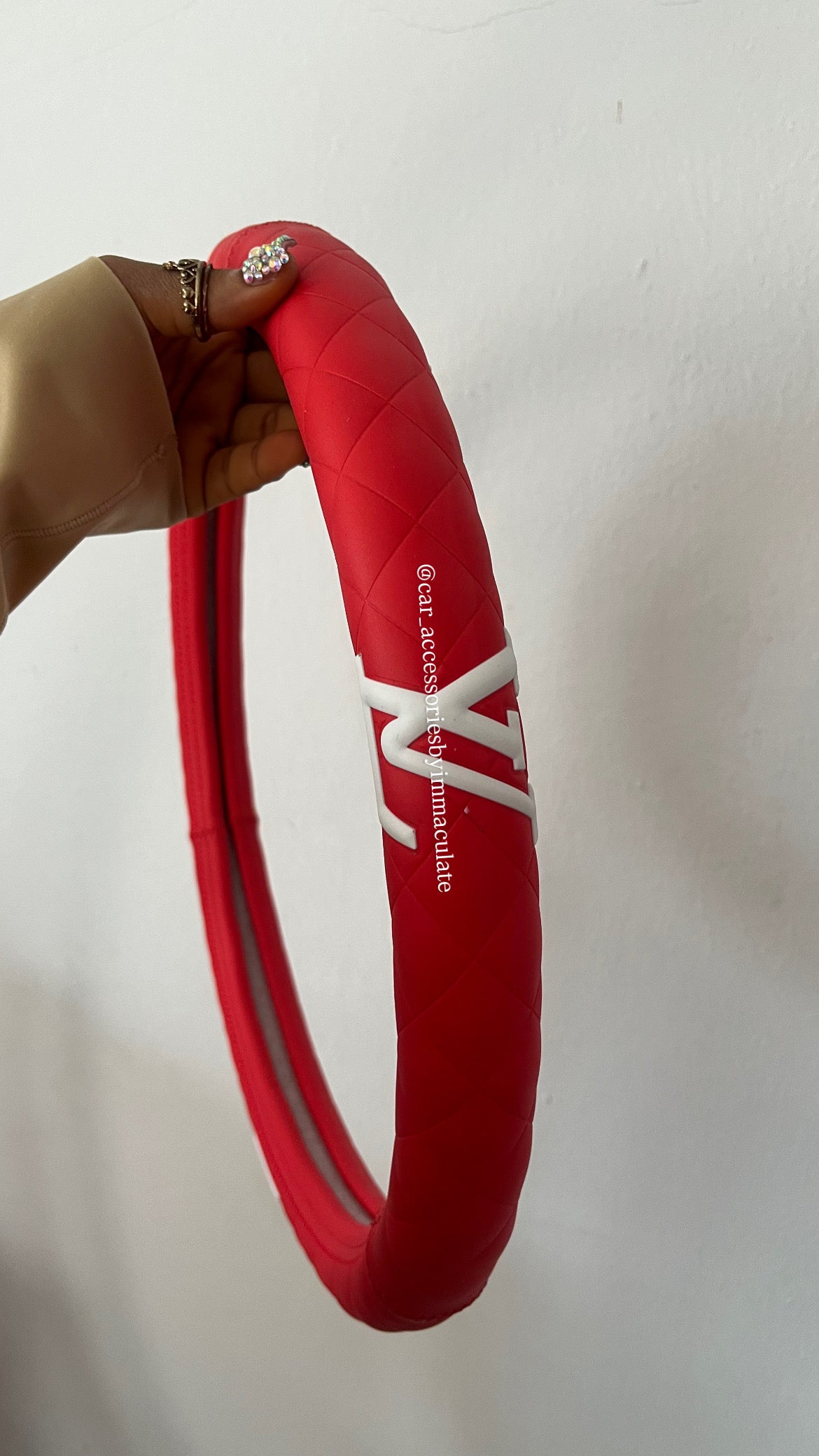 LV (Red and white) car steering wheel cover